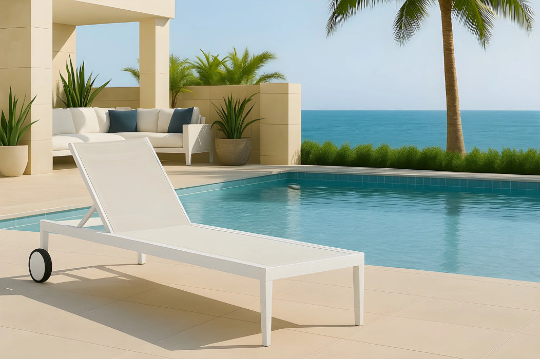 Nizuc White Mesh Waterproof Fabric Outdoor Patio Aluminum Mesh Chaise Lounge Chair