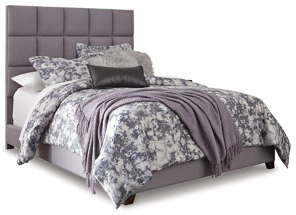 Dolante Upholstered Bed