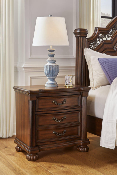 Lavinton Nightstand