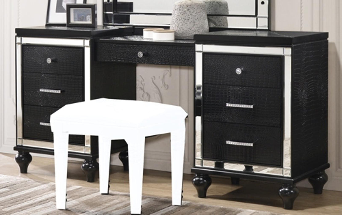 New Classic Valentino Vanity Table in Black image